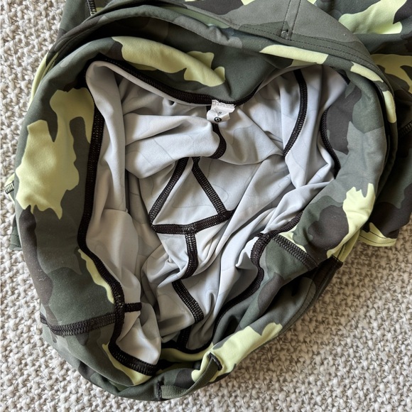 lululemon wunder under train with pockets green camo everlux leggings size 8 - Picture 12 of 15